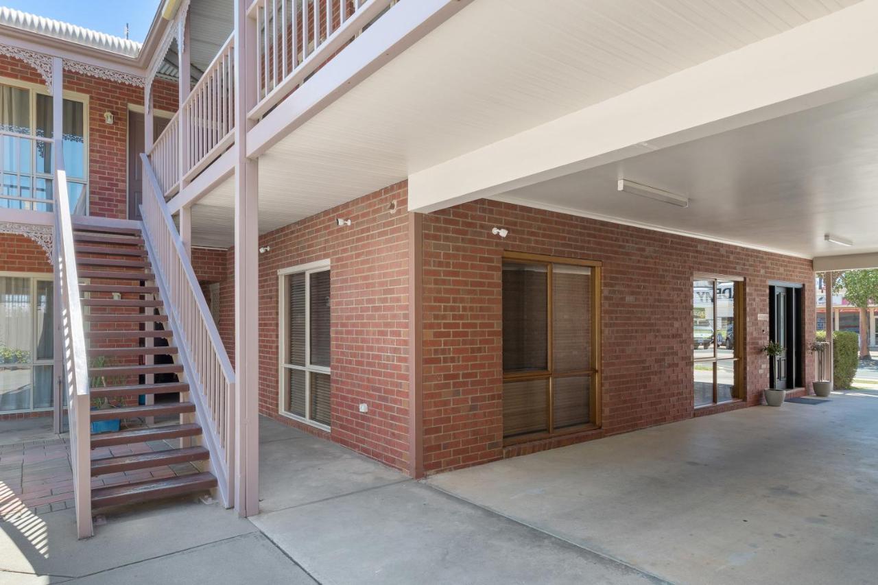 Burke And Wills Motor Inn Swan Hill Exteriör bild