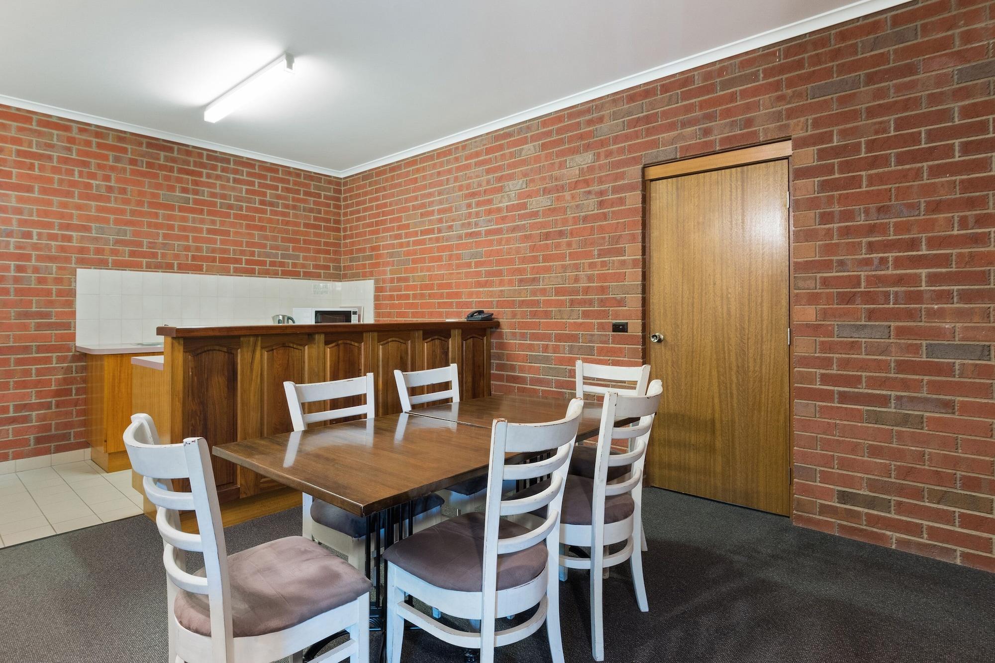 Burke And Wills Motor Inn Swan Hill Exteriör bild